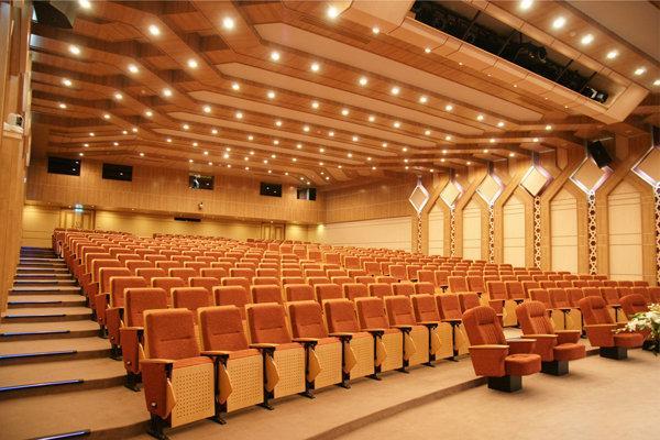 تکمیل پروژه سالن آمفی تئاتر 800 نفری شهر بوشهر تسریع گردد