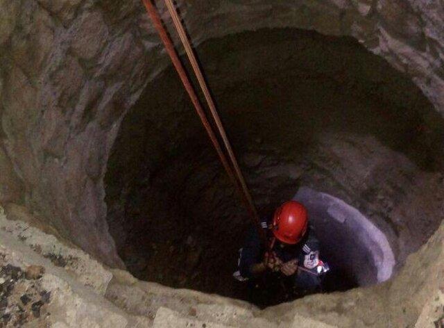 نجات یک نوجوان از چاه سی متری در جهرم