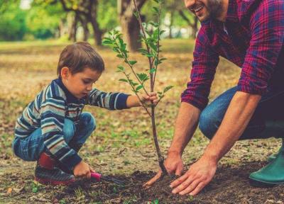 با این 10 روش به فرزندان خود رفتار محبت آمیز تر با محیط زیست را بیاموزیم