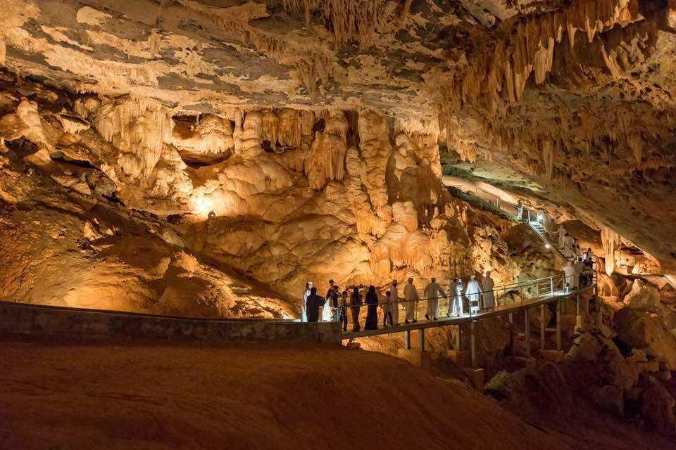 زیبایی خیره کننده غار الهوتا