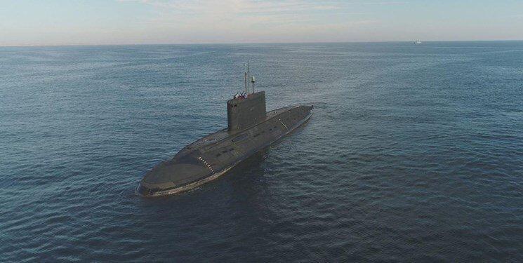 فیلم ، جابه جایی زیردریایی 2300 تنی نیروی دریایی ارتش