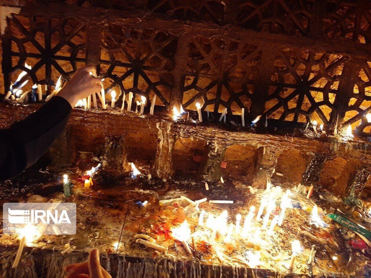 خبرنگاران شام غریبان اهل حرم در میان اشک شمع عزاداران حسینی