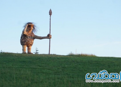 ساخت مجسمه های غول پیکر از مواد بازیافتی برای تشویق به طبیعتگردی