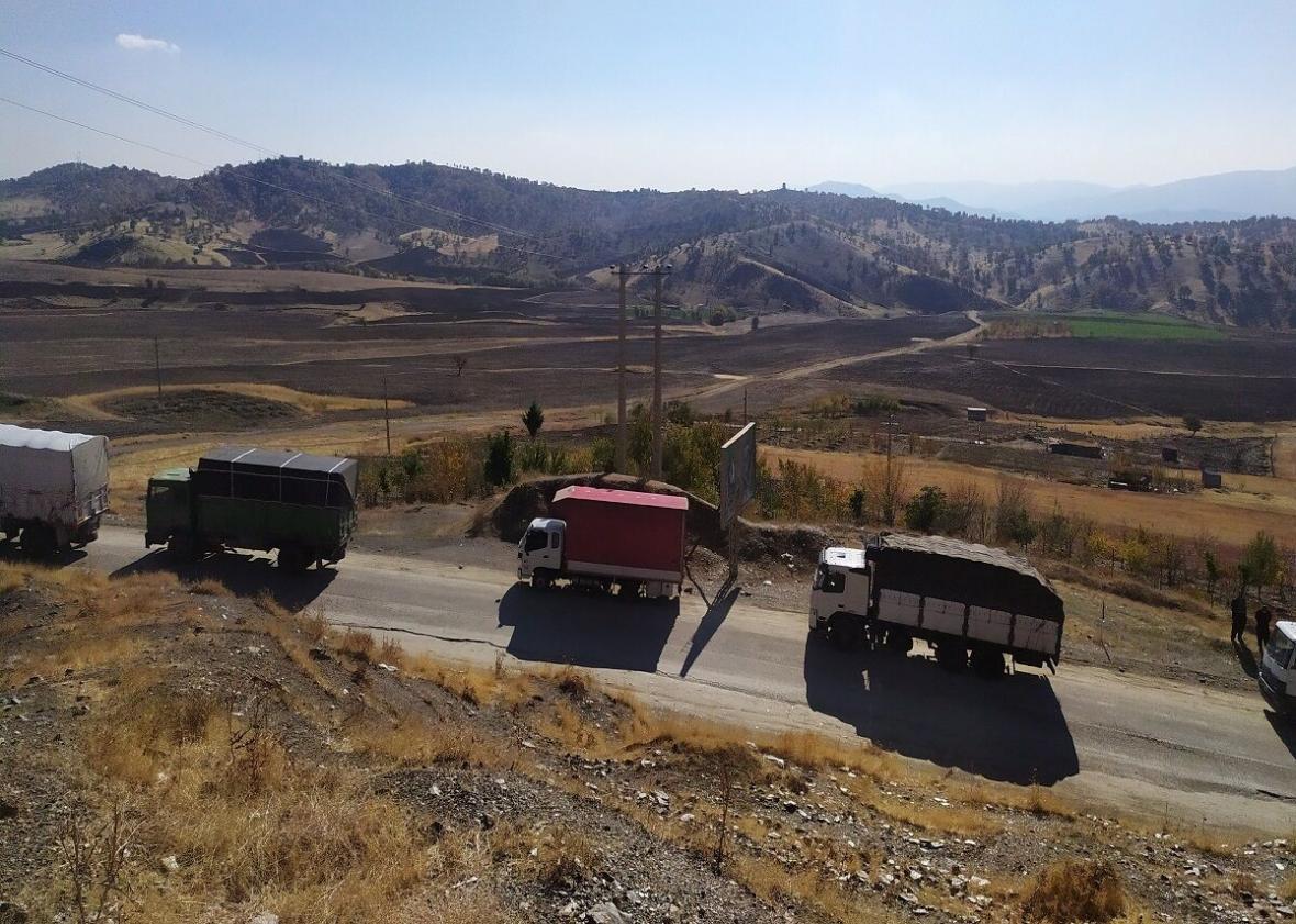 خبرنگاران تردد خودروهای سنگین در مسیرهای ارتباطی زنجان افزایش یافته است