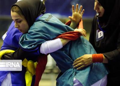 خبرنگاران سرمربی کشتی زنان: در مسابقات قرقیزستان شانس کسب مدال را داریم