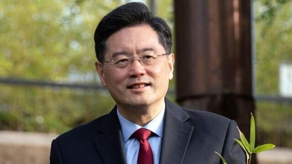 ناپدید شدن وزیر خارجه چین سفر دیپلمات انگلیسی را به تعویق انداخت