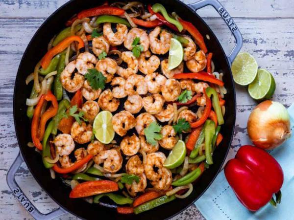 طرز تهیه خوراک قارچ و میگو بندری خوشمزه در 5 مرحله ساده